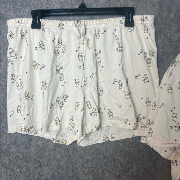 Disney Collection Woman Large Winnie the Pooh White Pajama Set - Picture 3 of 11